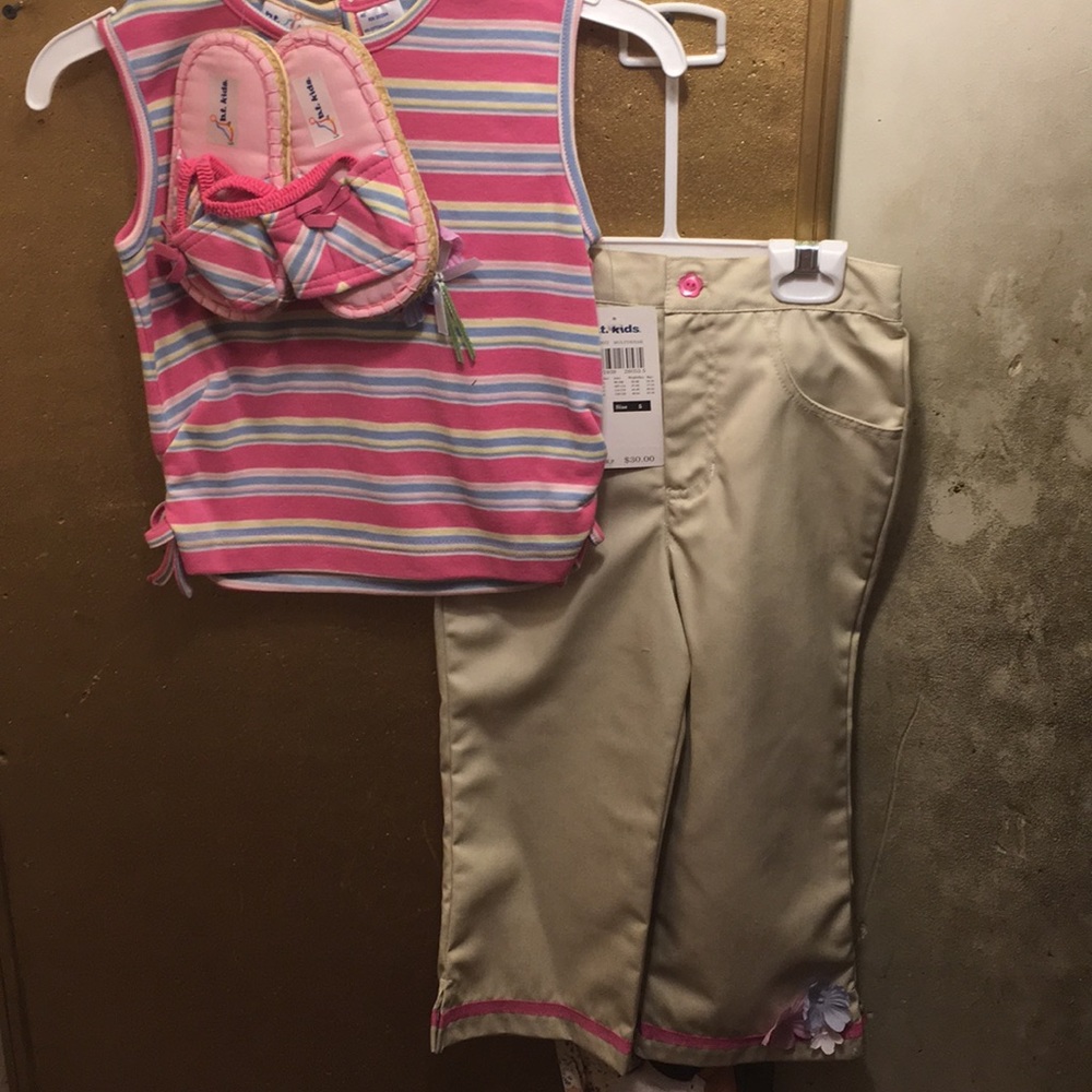 NWT sz 4t stripe Capri set by b.t. Kids